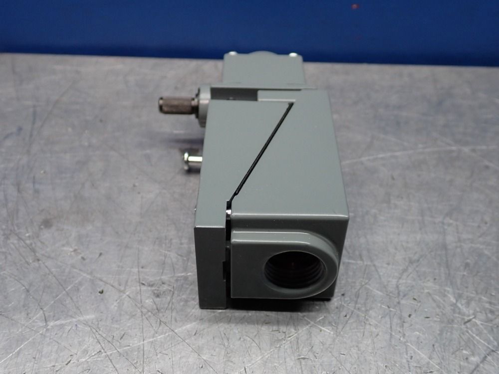 Allen-bradley Limit Switch - 802t-nptp