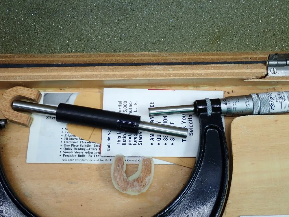 L.s. Starrett Micrometer - Fo0152
