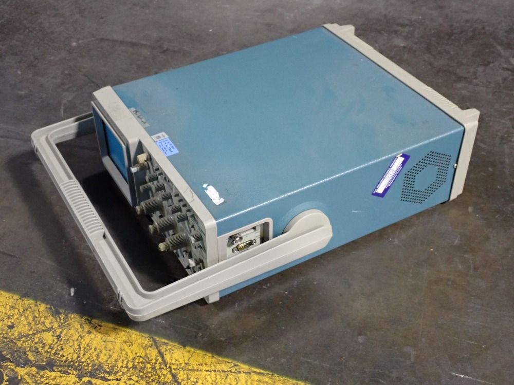 Tektronix 85 W Oscilloscope, Digital Storage - 2211