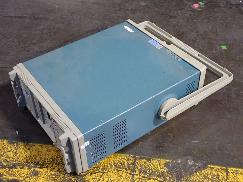 Tektronix 85 W Oscilloscope, Digital Storage - 2211