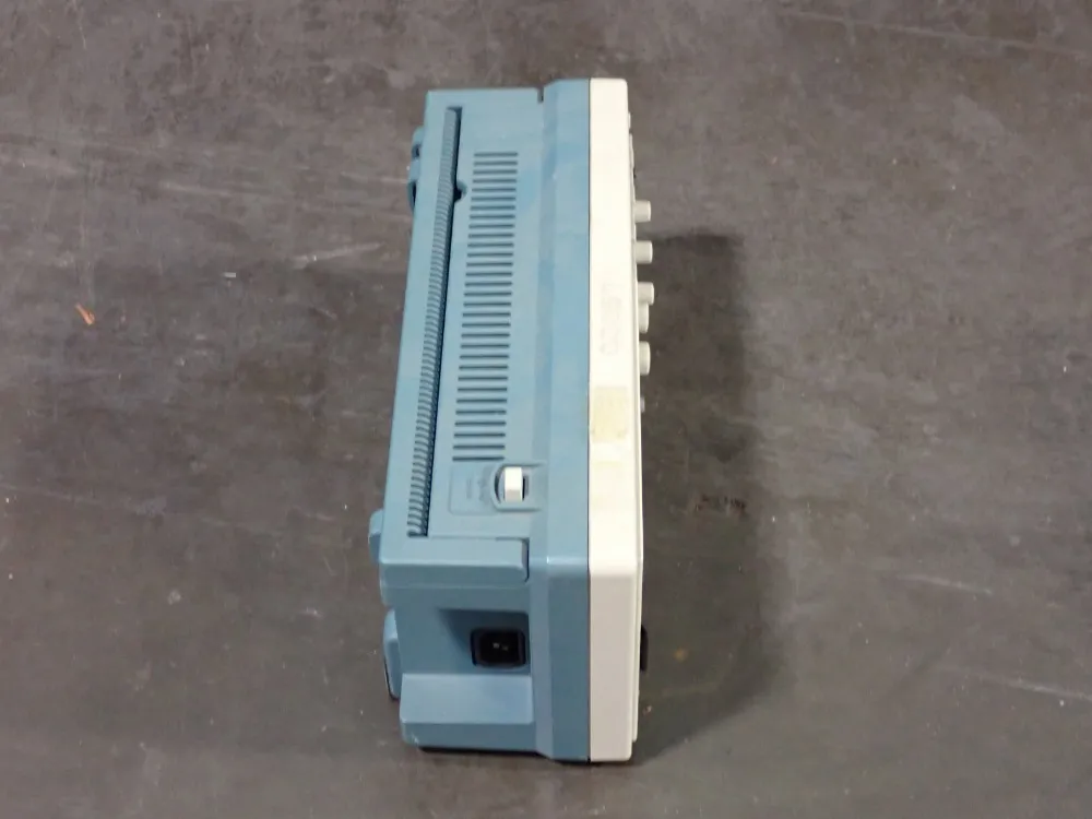 Tektronix 100 Mhz Oscilloscope, Digital - Tds220