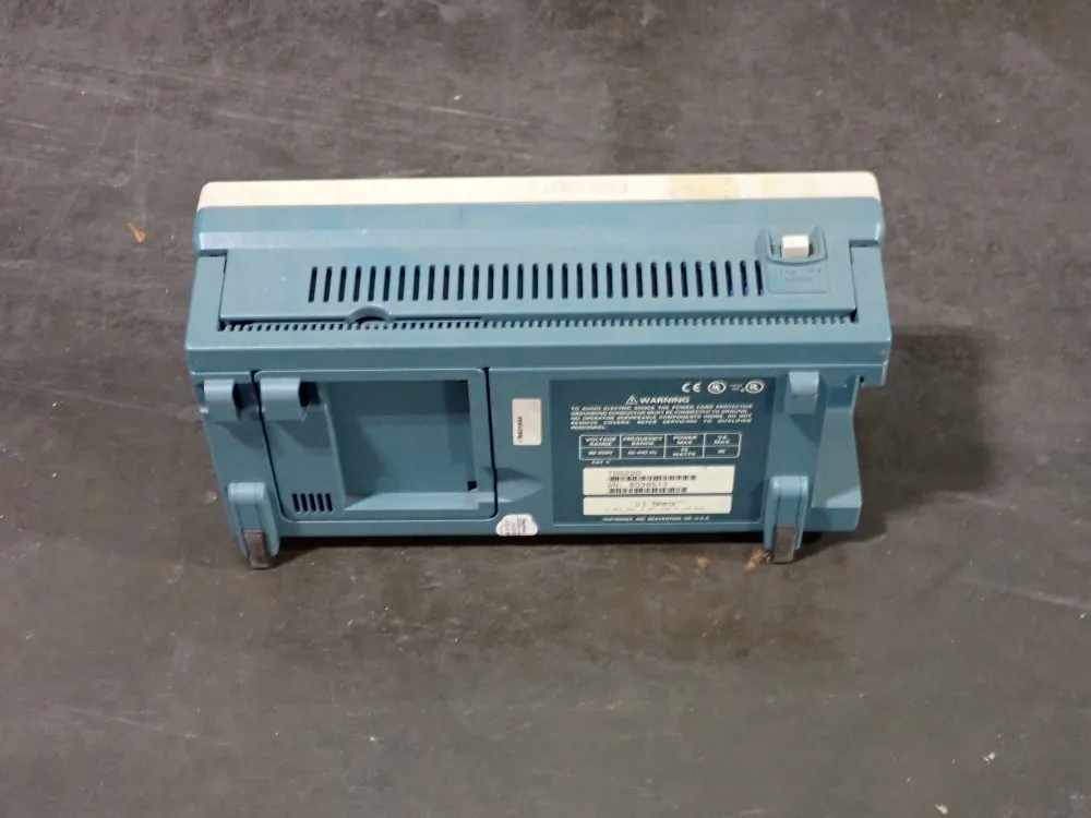 Tektronix 100 Mhz Oscilloscope, Digital - Tds220