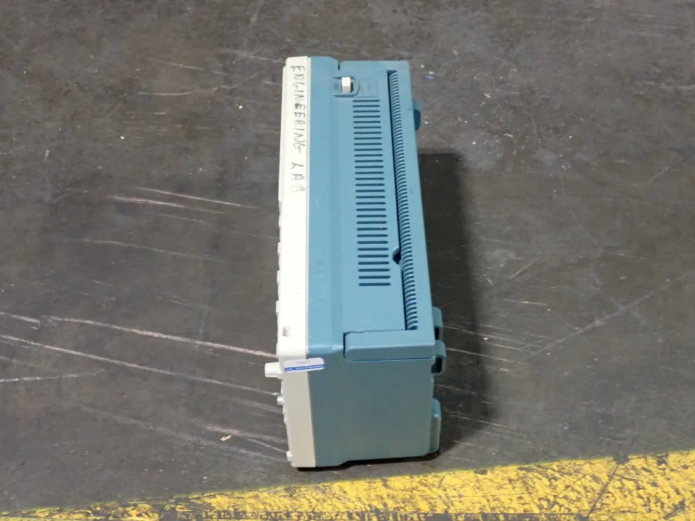 Tektronix 100 Mhz Oscilloscope, Digital - Tds220