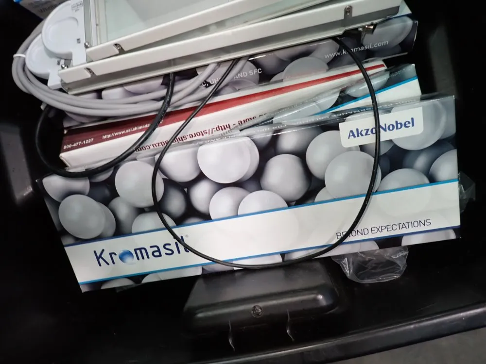 Shimadzu Liquid Chromatography System - Sil-20acht