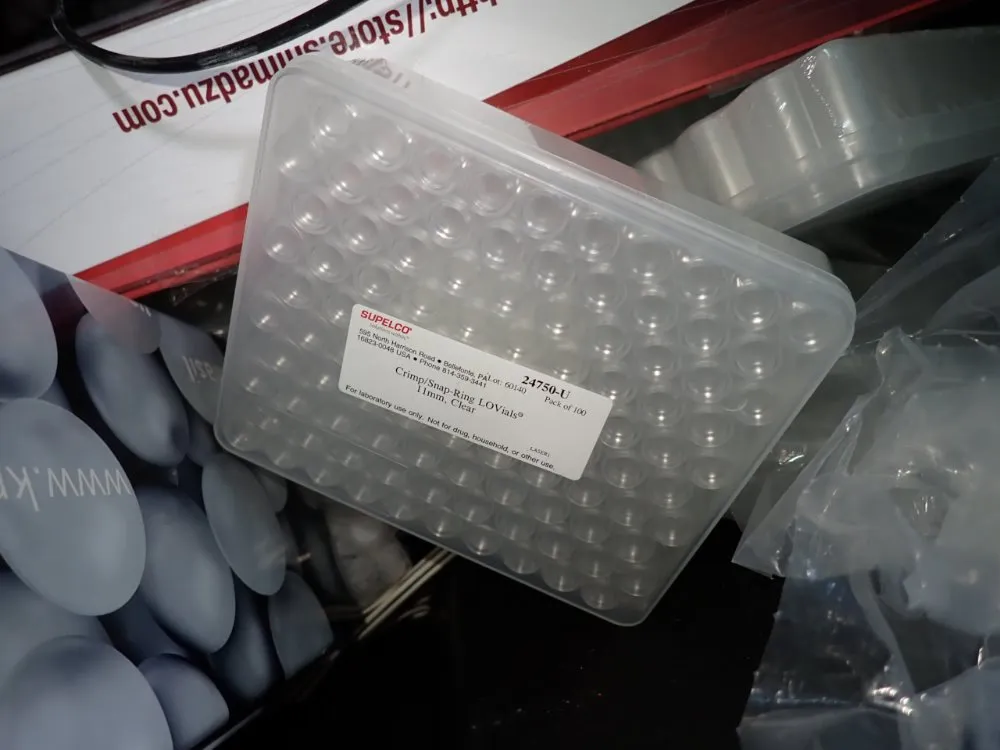 Shimadzu Liquid Chromatography System - Sil-20acht