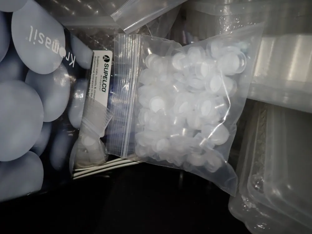 Shimadzu Liquid Chromatography System - Sil-20acht