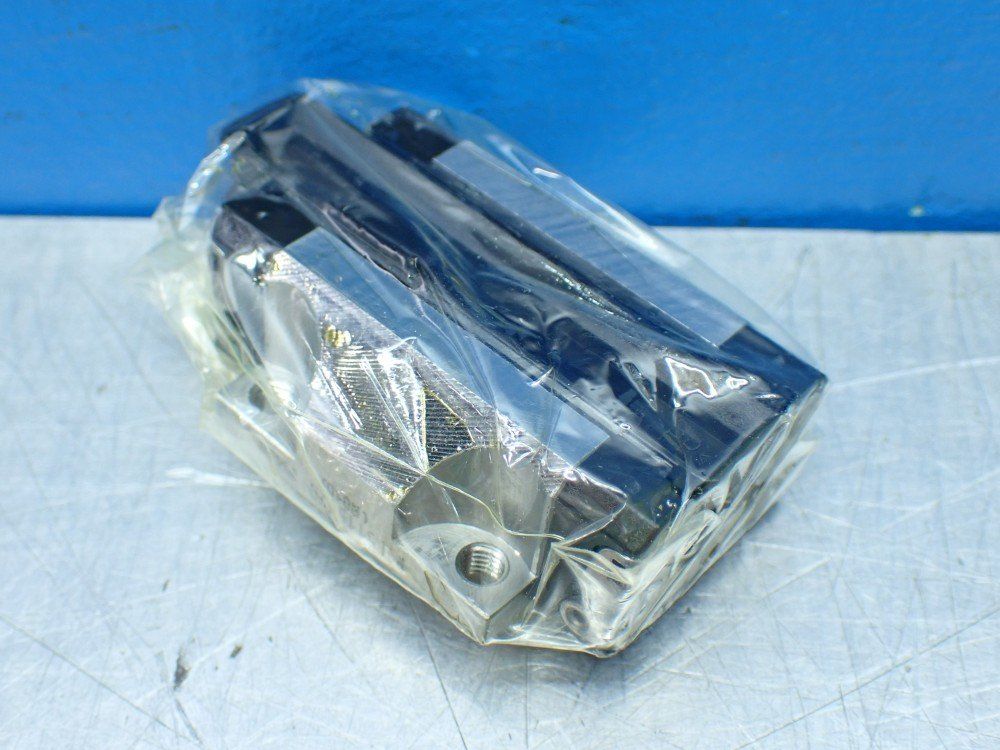 Rexroth Size 15 Carbon Steel Ball Runner Block - R165119420