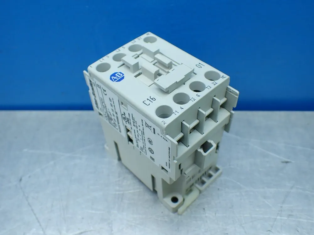 Allen-bradley 3-phase Contactor. - 100-c16d01