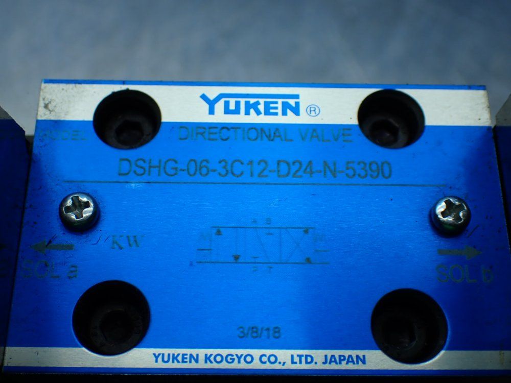 Yuken Hydraulic Directional Valve. - Dshg-06-3c12-d24-n-5390
