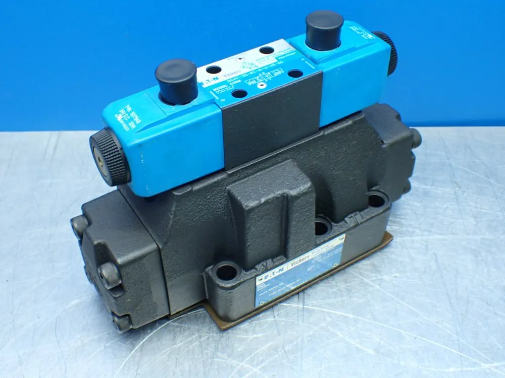 Eaton Vickers Hydraulic Directional Control Valve. Dg4v-3s-6c-m-u-h5-60 - Dg5v-8-s-3c-m-u-h-10