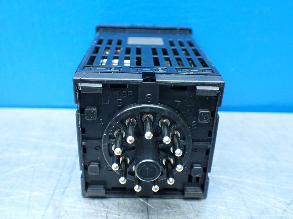 Fuji Electric Panel Mount Temperature Controller - Pxr4-tas1-5v0a1