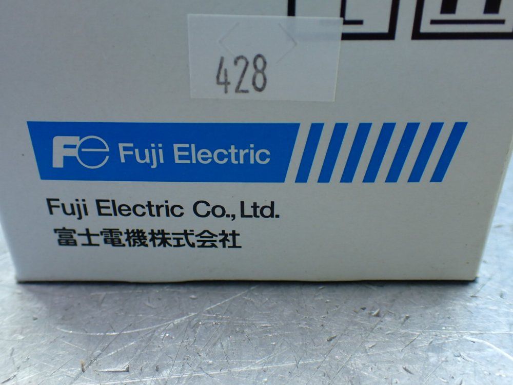 Fuji Electric Panel Mount Temperature Controller - Pxr4-tas1-5v0a1