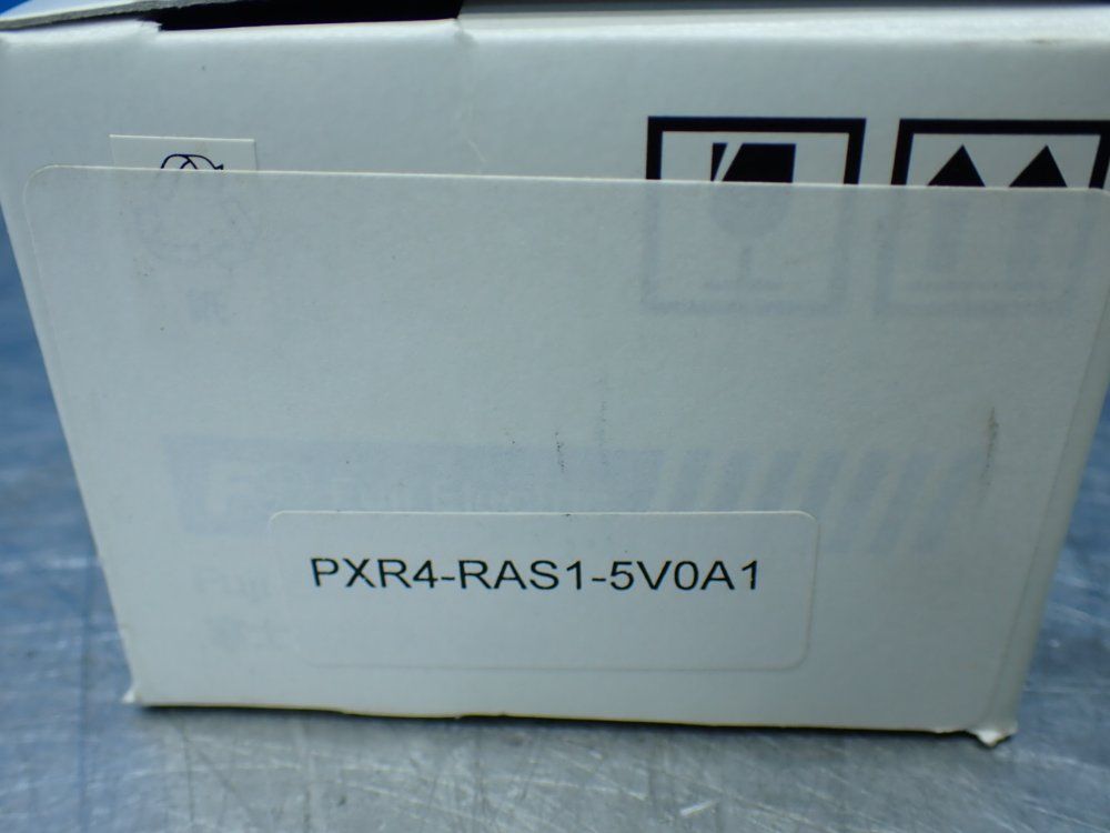 Fuji Electric Panel Mount Temperature Controller - Pxr4-ras1-5v0a1