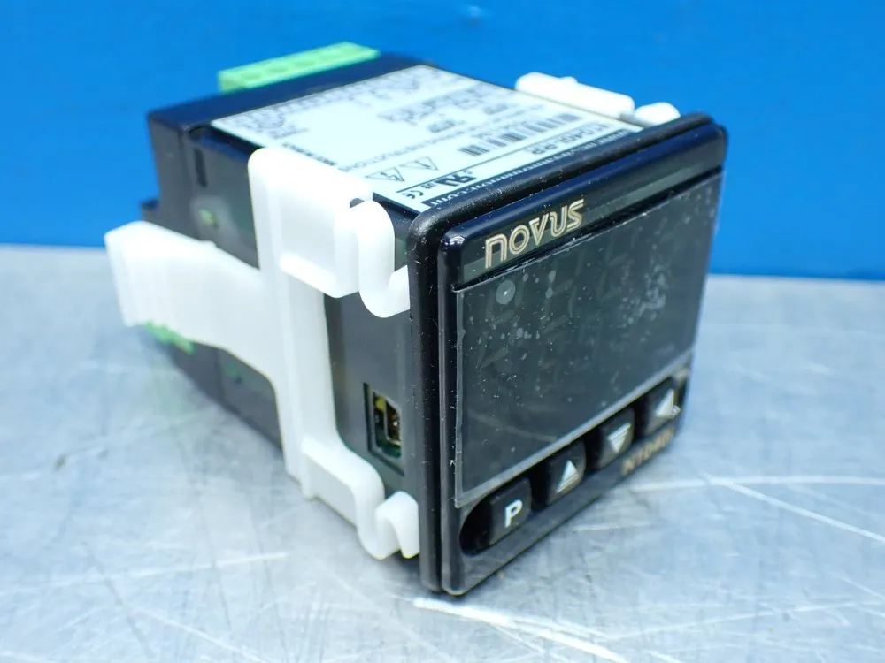 Novus Universal Indicator Panel Meter. - 8104220100