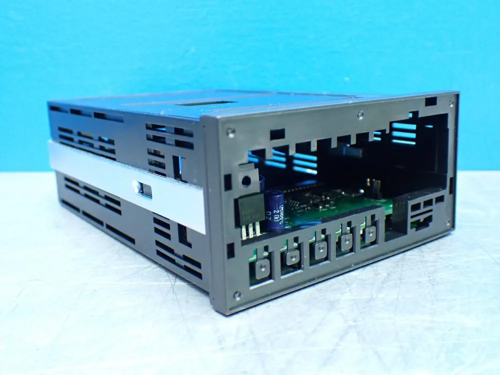 Fuji Electric 2 Panel Meters. - Yfd5200-xx