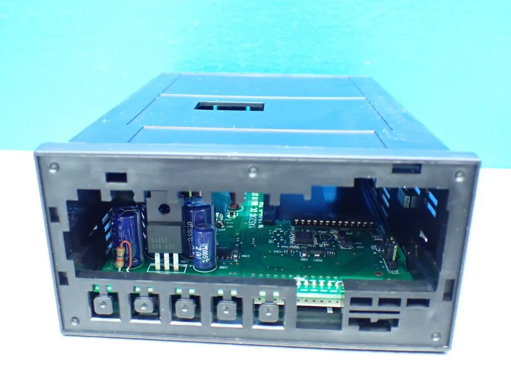 Fuji Electric 2 Panel Meters. - Yfd5200-xx