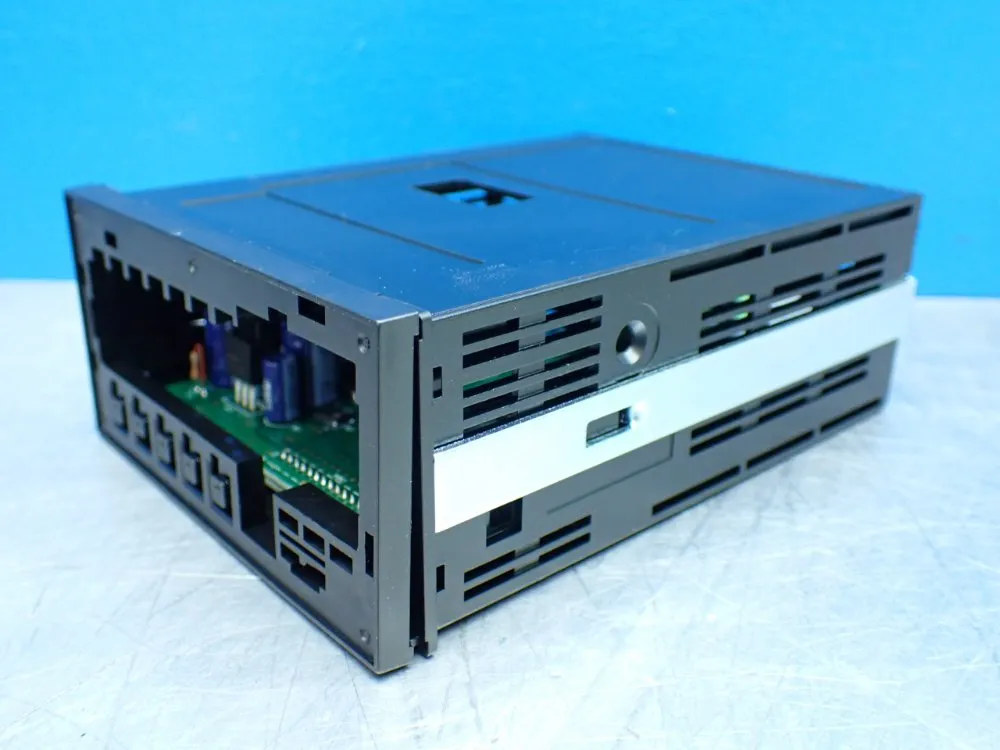 Fuji Electric 2 Panel Meters. - Yfd5200-xx