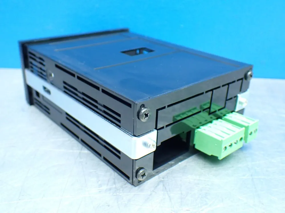 Fuji Electric 2 Panel Meters. - Yfd5200-xx