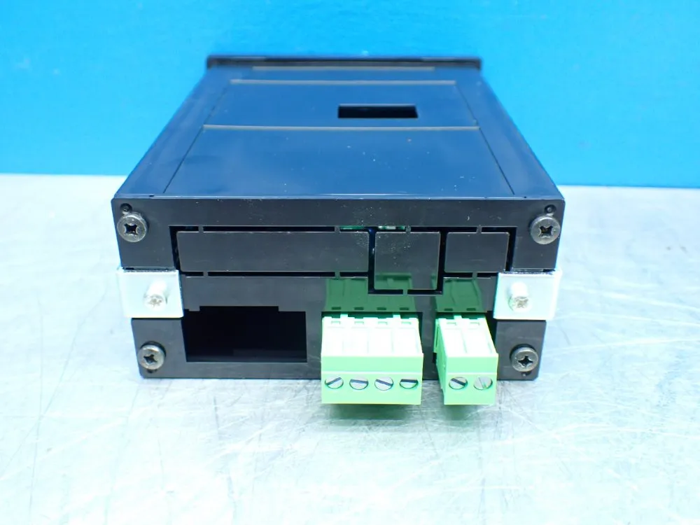 Fuji Electric 2 Panel Meters. - Yfd5200-xx