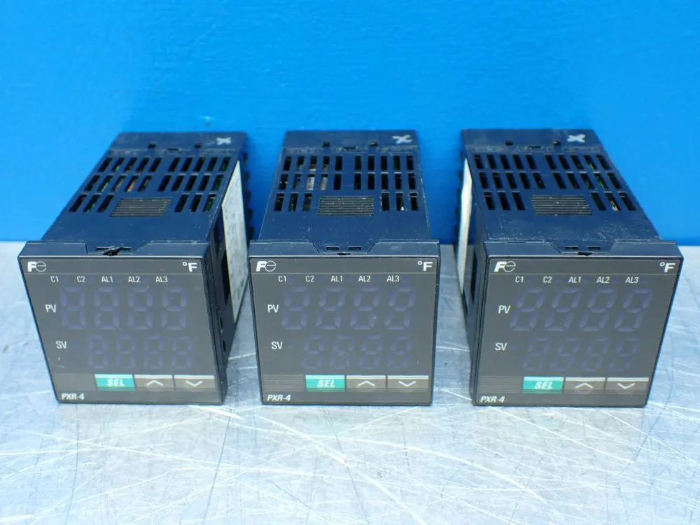 Fuji Electric 3 Panel Mount Temperature Controllers - Pxr4-say-4v0a1