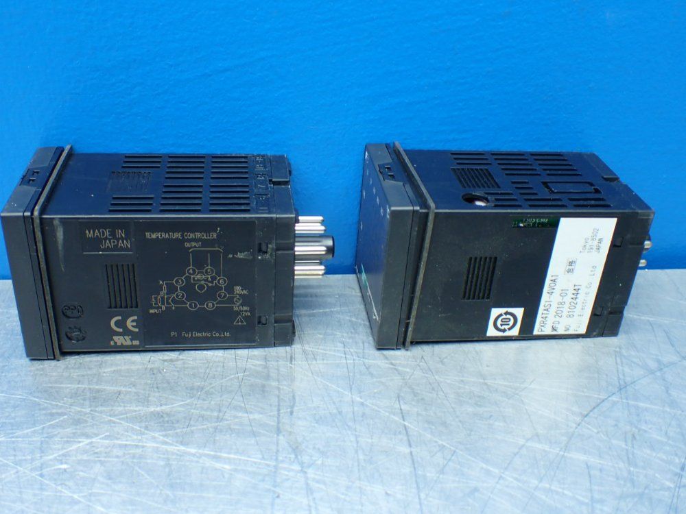 Fuji Electric 2 Panel Mount Temperature Controllers - Pxr4tas1-4v0a1