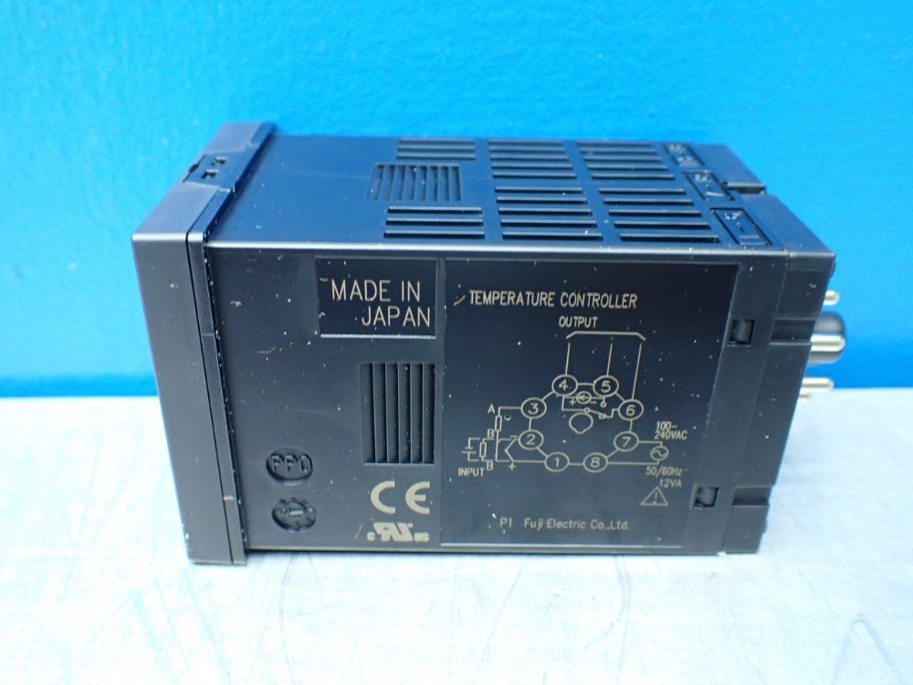Fuji Electric Panel Mount Temperature Controller - Pxr4tas1-4v0a1