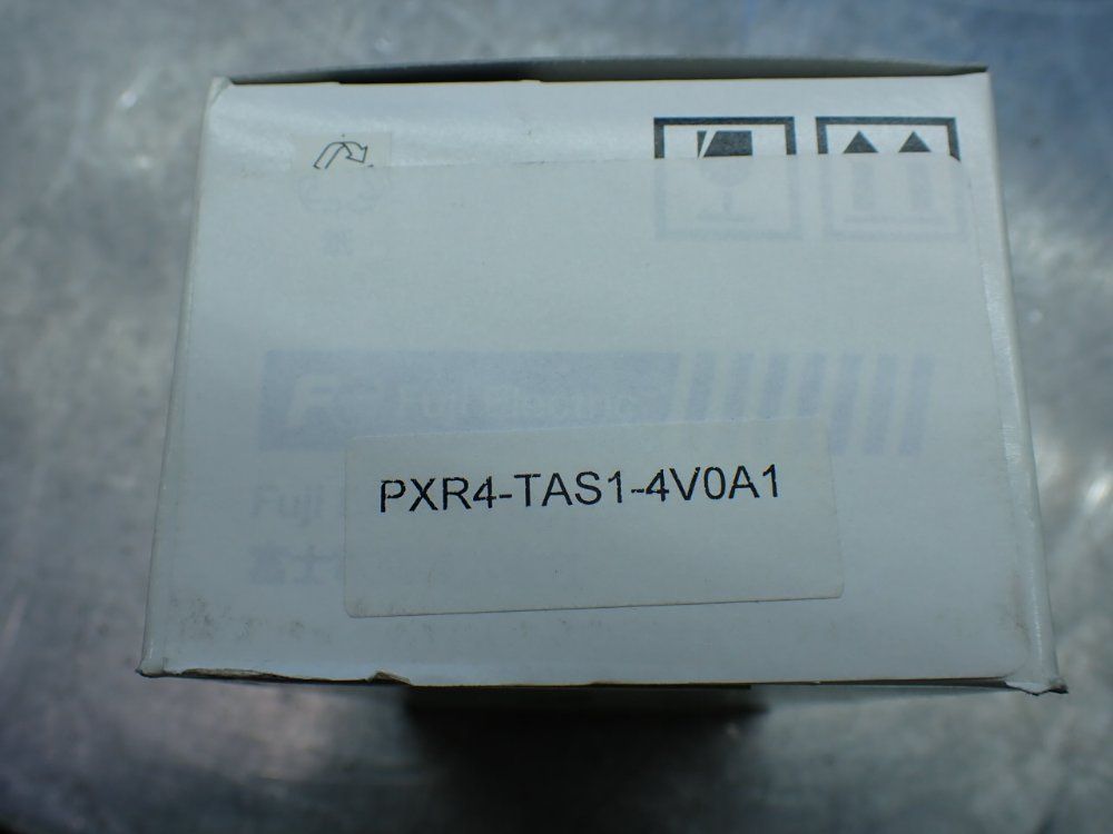 Fuji Electric Panel Mount Temperature Controller - Pxr4tas1-4v0a1