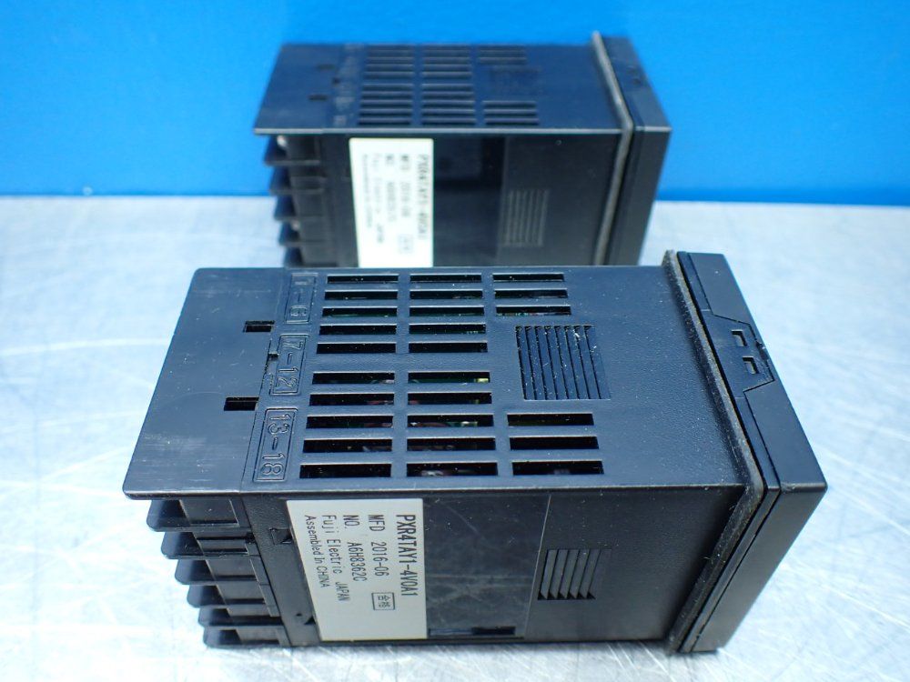 Fuji Electric 2 Panel Mount Temperature Controllers - Pxr4tay1-4v0a1