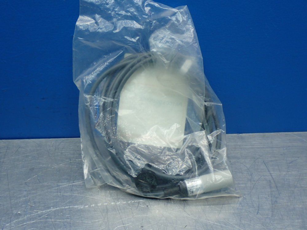 Carlo Gavazzi Photoelectric Diffuse Reflective Switch - Pa18csd04nasa