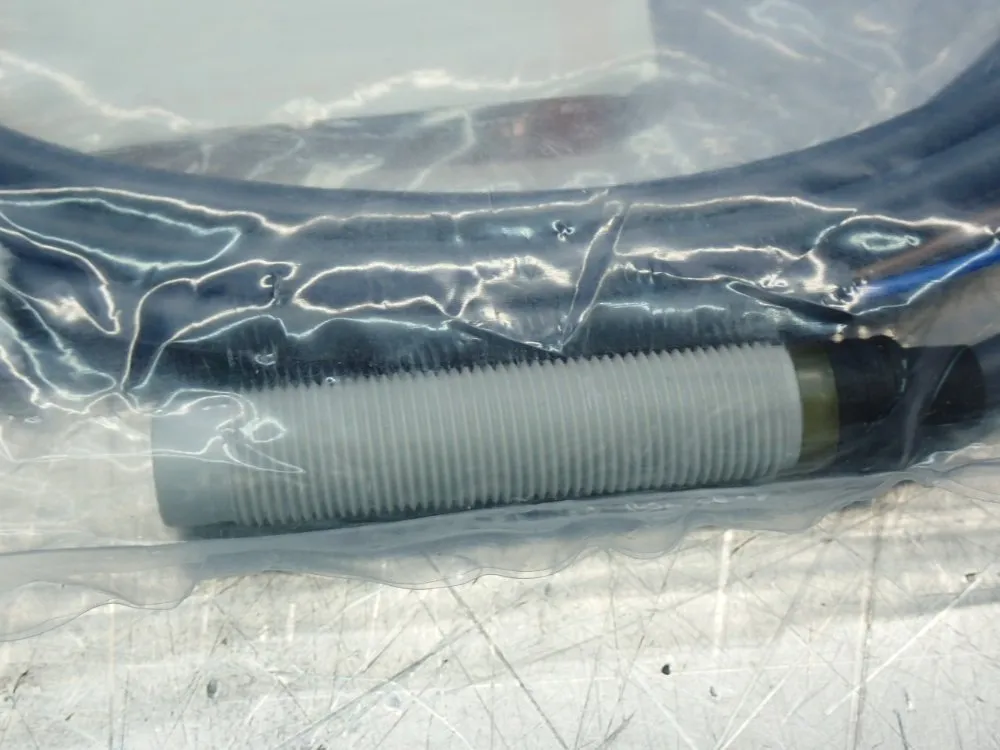 Carlo Gavazzi Inductive Proximity Sensor Switch - Ei1204pp0pl