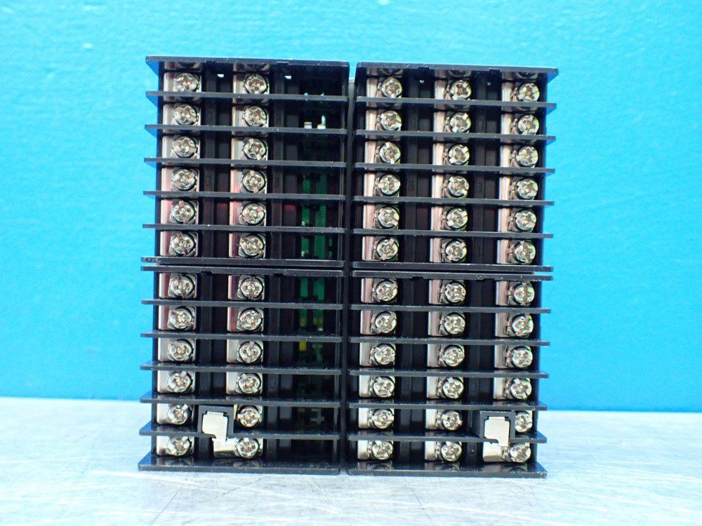 Fuji Electric Pxh Temperature Controller - Pxh9a211-av000