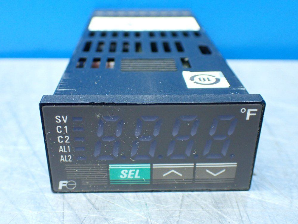 Fuji Electric Temperature Controller - Pxr3rcy2-5v0a1