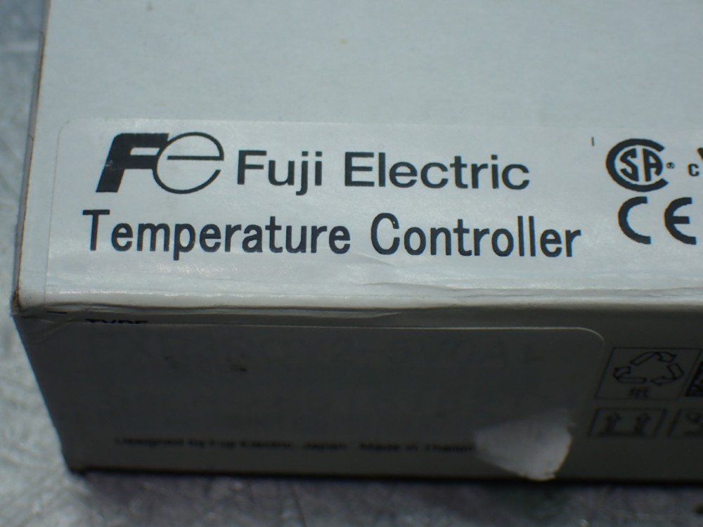 Fuji Electric Temperature Controller - Pxr3rcy2-5v0a1