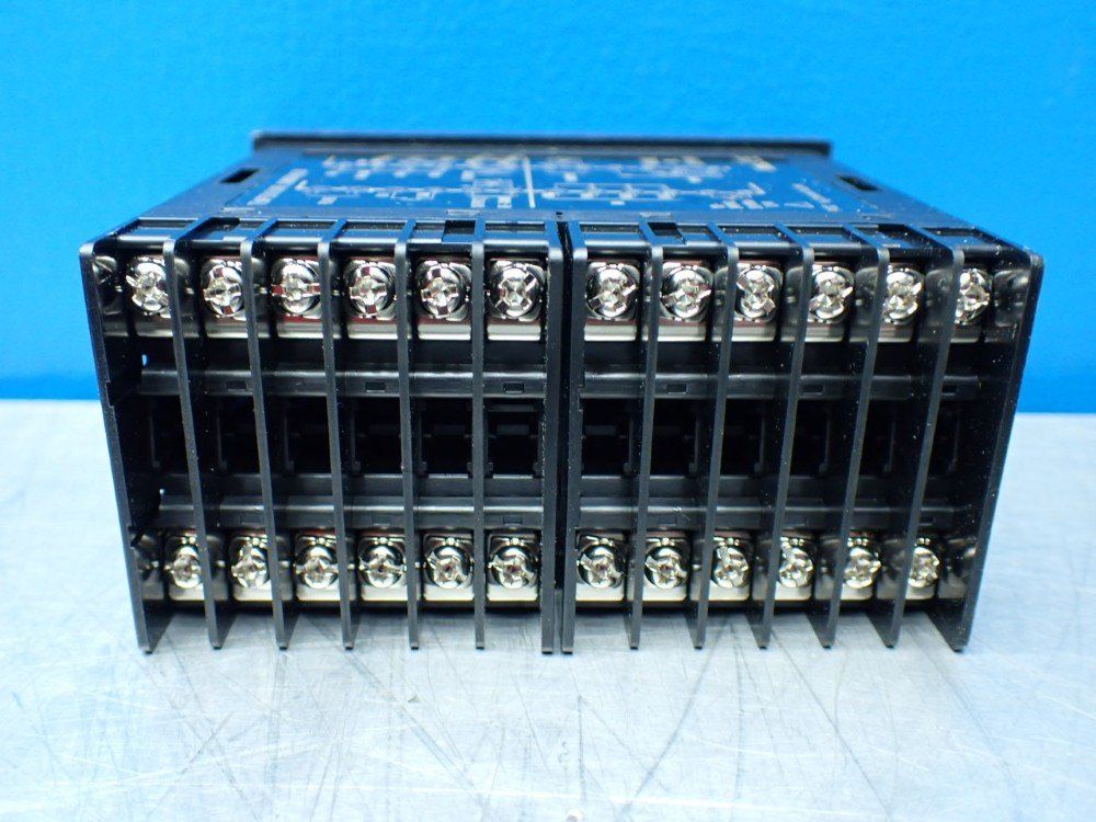 Fuji Electric Panel Meter Controller - Pxg5pyy1-0vya