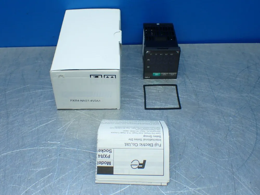 Fuji Electric Socketed Temeprature Controller - Pxr4-nas1-4v0a1