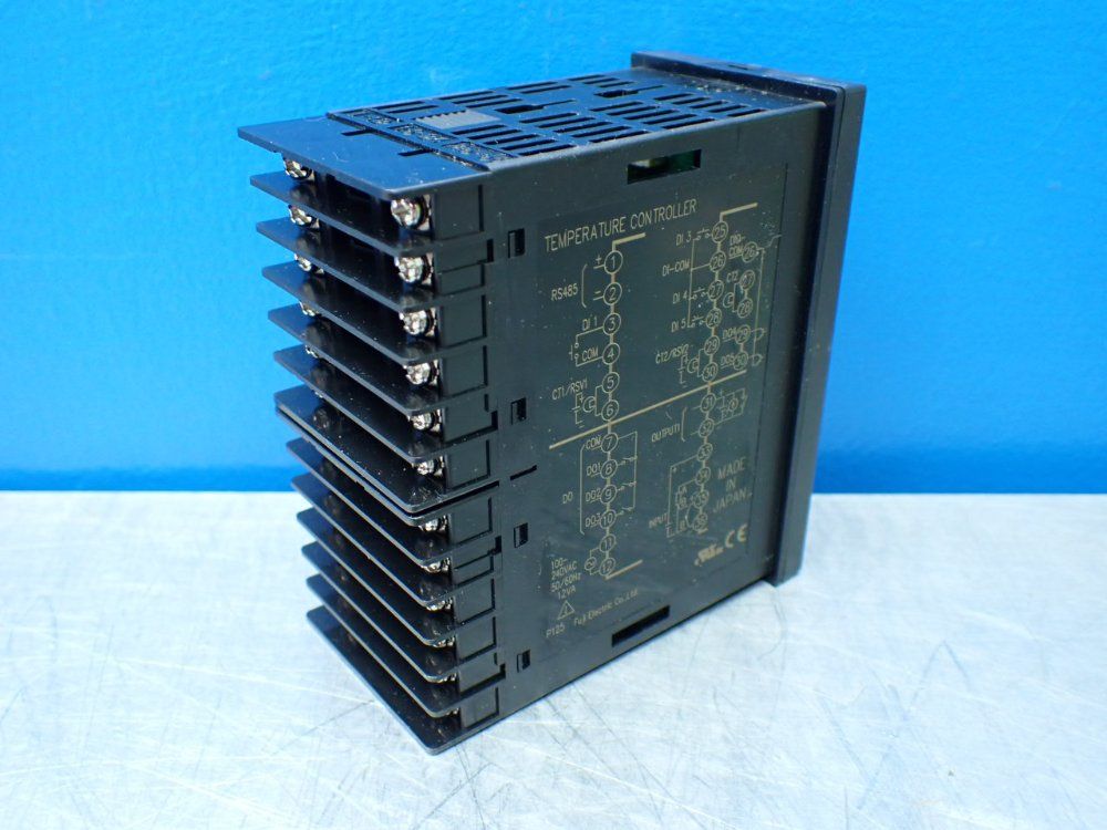 Fuji Electric Temperature Controller - Pxg5cyf1-ovya1