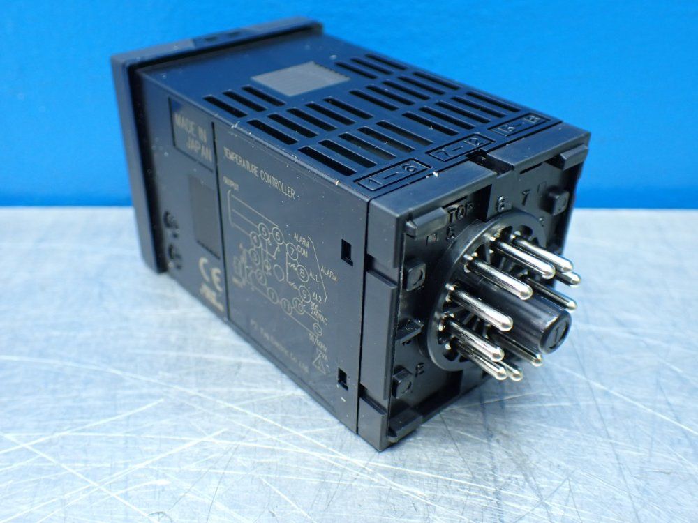 Fuji Electric Panel Mount Temperature Controller - Pxr4ras1-5v0a1