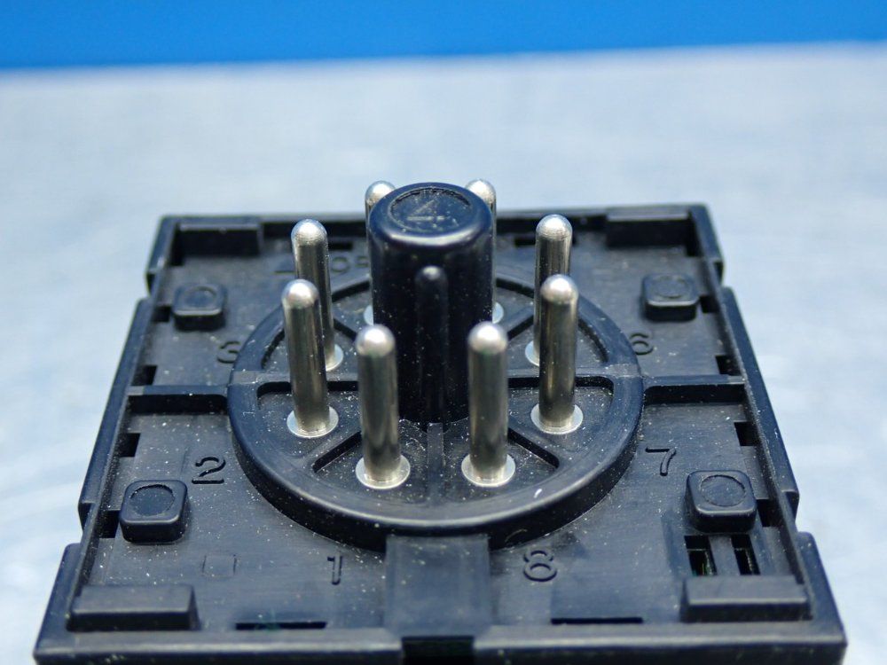 Fuji Electric Pxr-series Temperature Controller - Pxr4-sas1-4v0a1