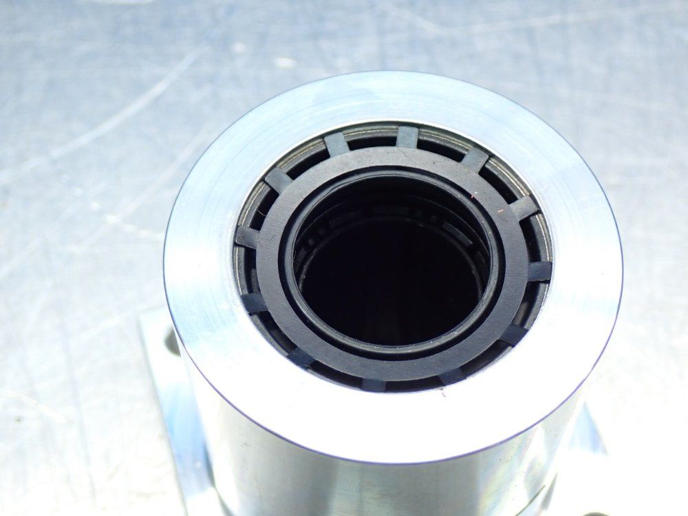 Thompson Single Flanged Pillow Block Linear Bearing - Ssufb16