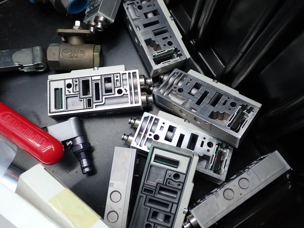 Valves And Hardware Lot