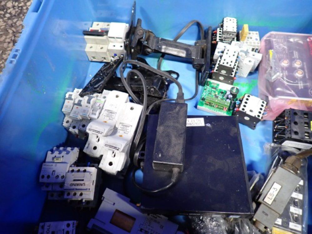 Ferraz Shawmut, Perceptron, Peerless Circuit Breaker, Mounts, Modems, Repeater Enclosure