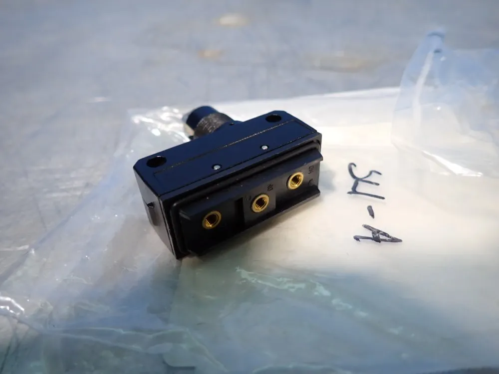 Azbil Horizontal Limit Switch - Sl1-a