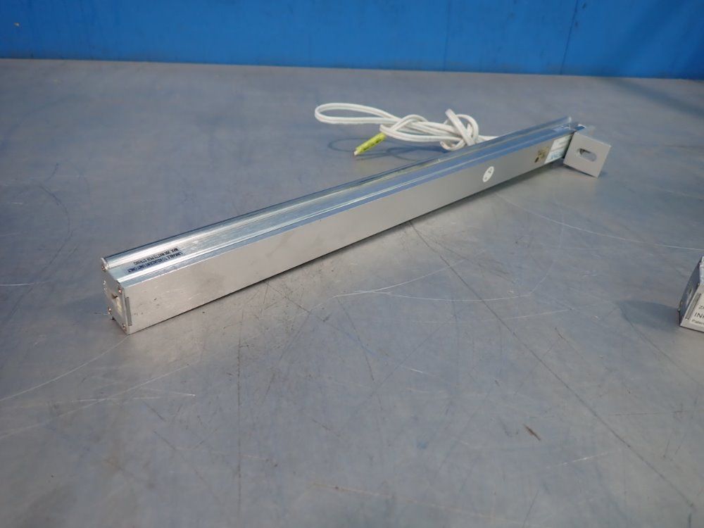 Radionic Hi-tech Inc 1 1/2" X 19" Lot Of 2 Light Curtains - Zx515-cw