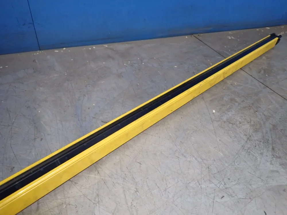 Keyence 63"x1" Light Curtain - Sl-v88hm-t