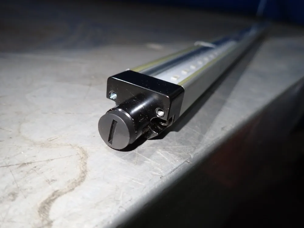 Banner 44 1/2"x1" Light Curtain - Wls28-2cg1130xq