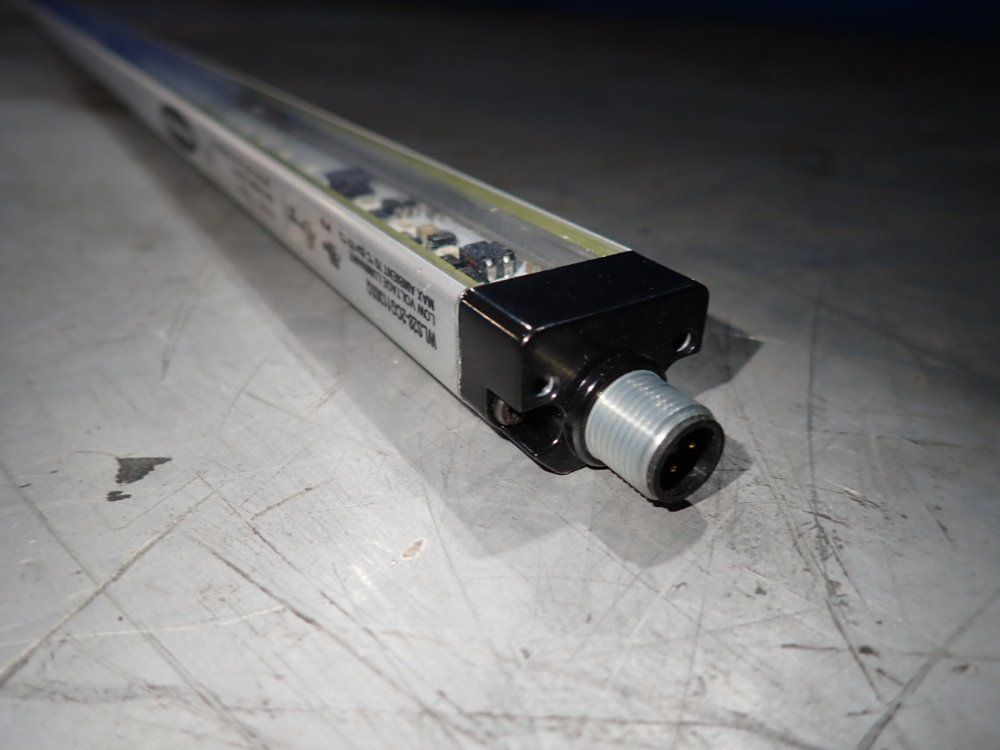 Banner 44 1/2"x1" Light Curtain - Wls28-2cg1130xq