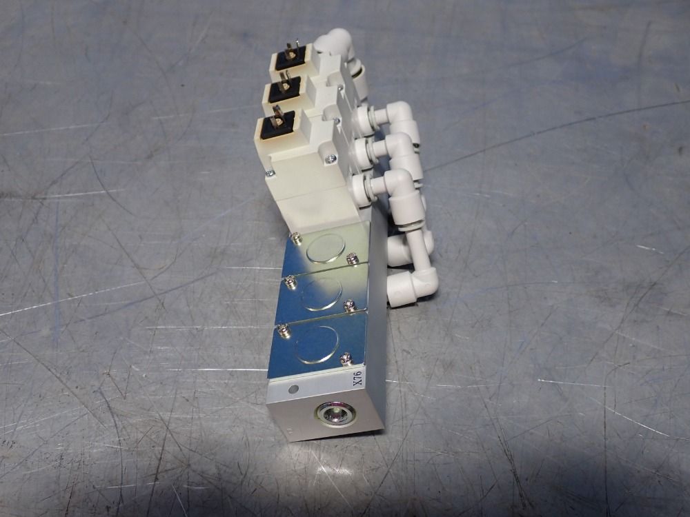 Smc Pneumatic Manifold - Vv2q22-06-x76