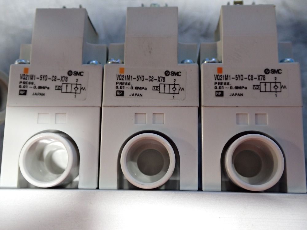 Smc Pneumatic Manifold - Vv2q22-06-x76