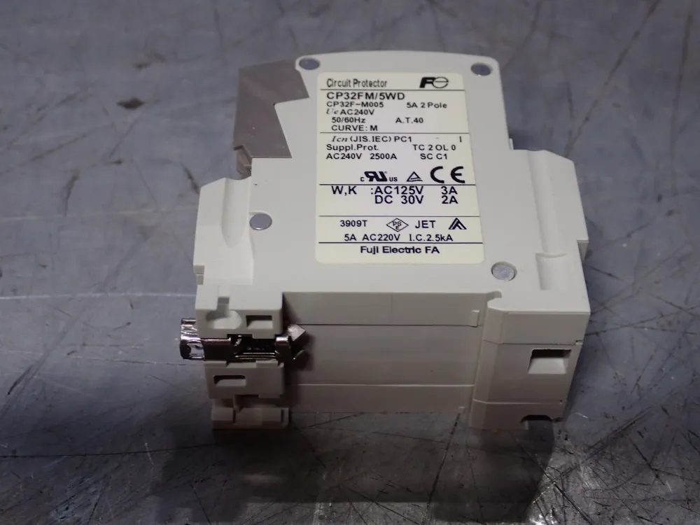 Fuji Electric Miniature Circuit Breaker - Cp32fm