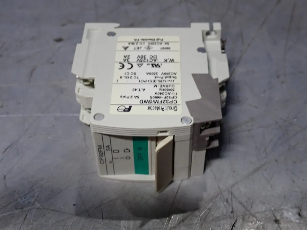 Fuji Electric Miniature Circuit Breaker - Cp32fm